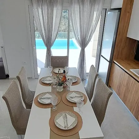 Andrionas Private Pool & Total Privacy וילה